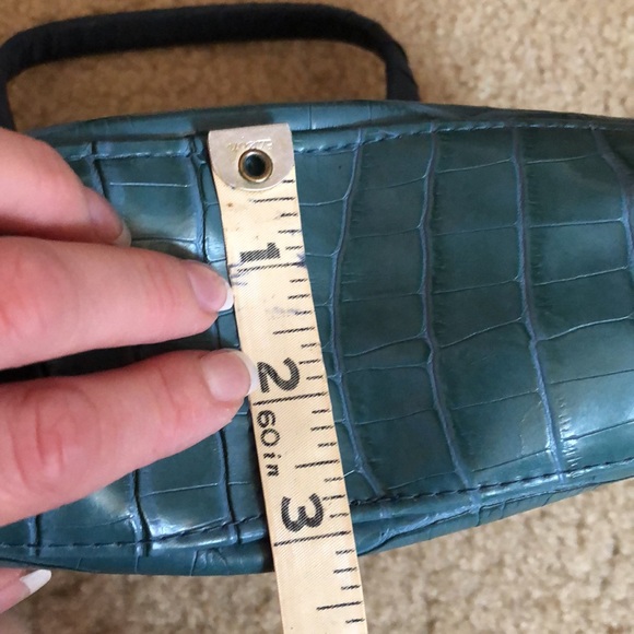 VICTORIA’S SECRET - Croc Handbag with Silk Ribbon - Picture 10 of 10